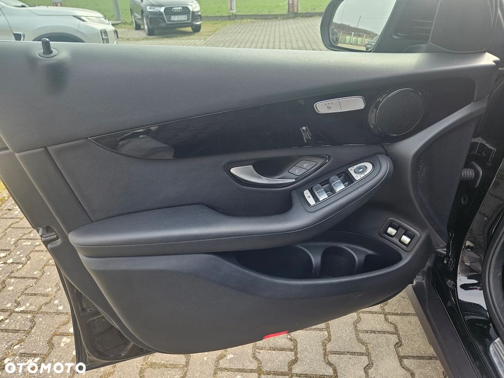 Mercedes-Benz GLC 300 e 4-Matic - 15