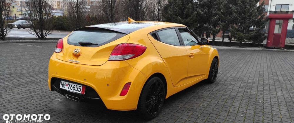 Hyundai Veloster - 12