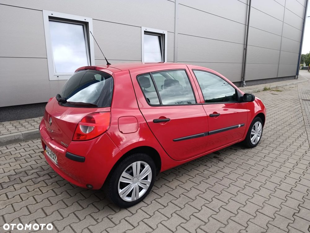 Renault Clio - 17