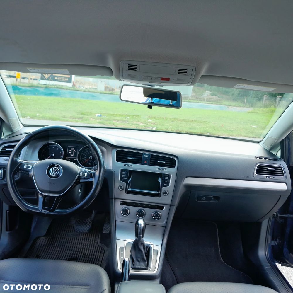 Volkswagen Golf - 11