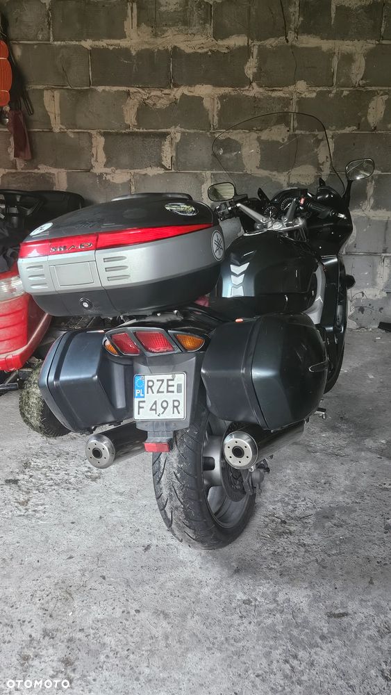 Yamaha FJR - 11