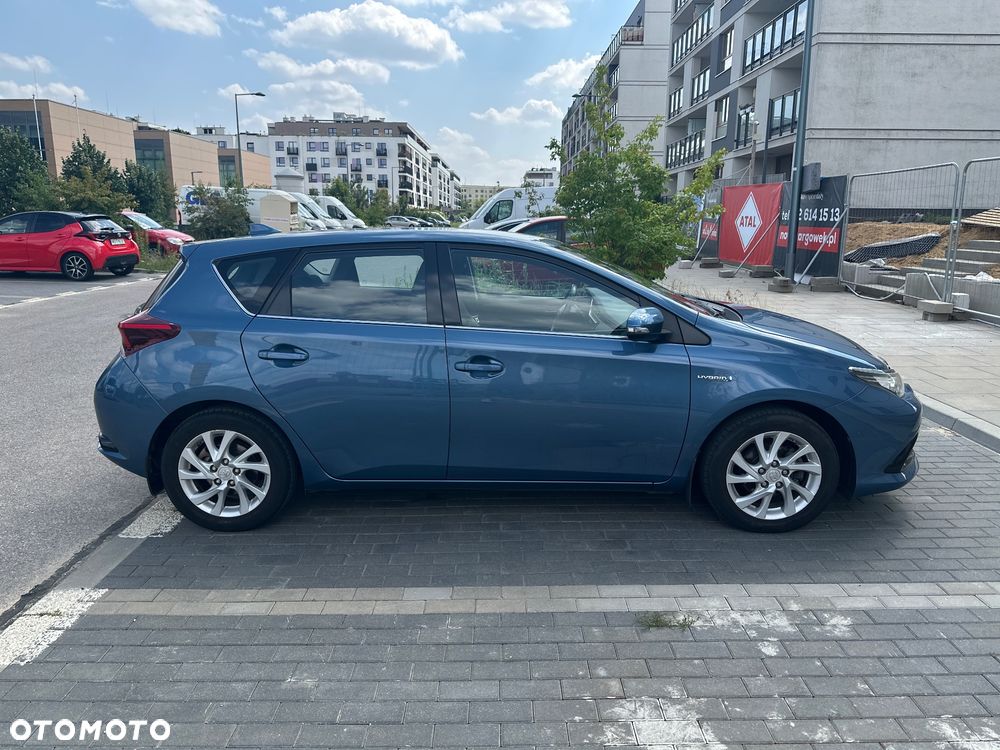 Toyota Auris Hybrid 135 Premium - 3