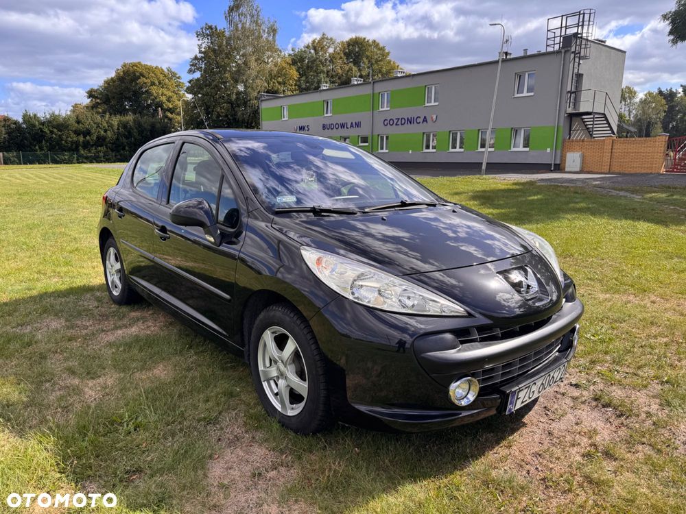 Peugeot 207 - 1