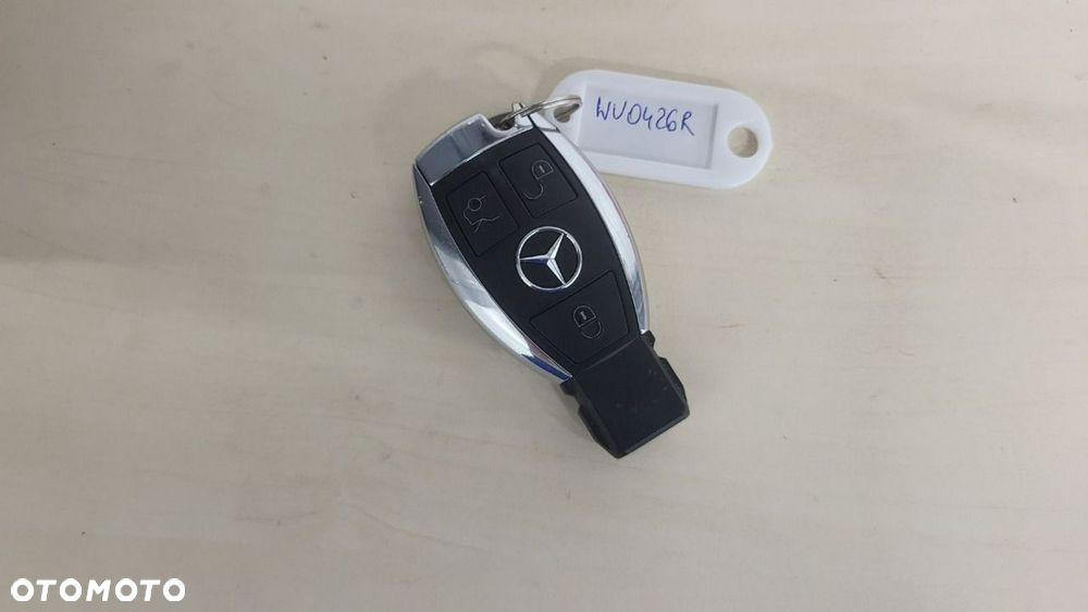 Mercedes-Benz GLA - 32