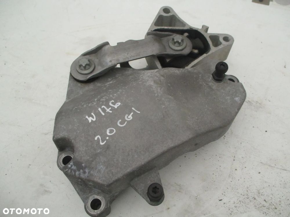 MERCEDES A KLASA W176 2.0 CGI ŁAPA SILNIKA A2702230002 - 1