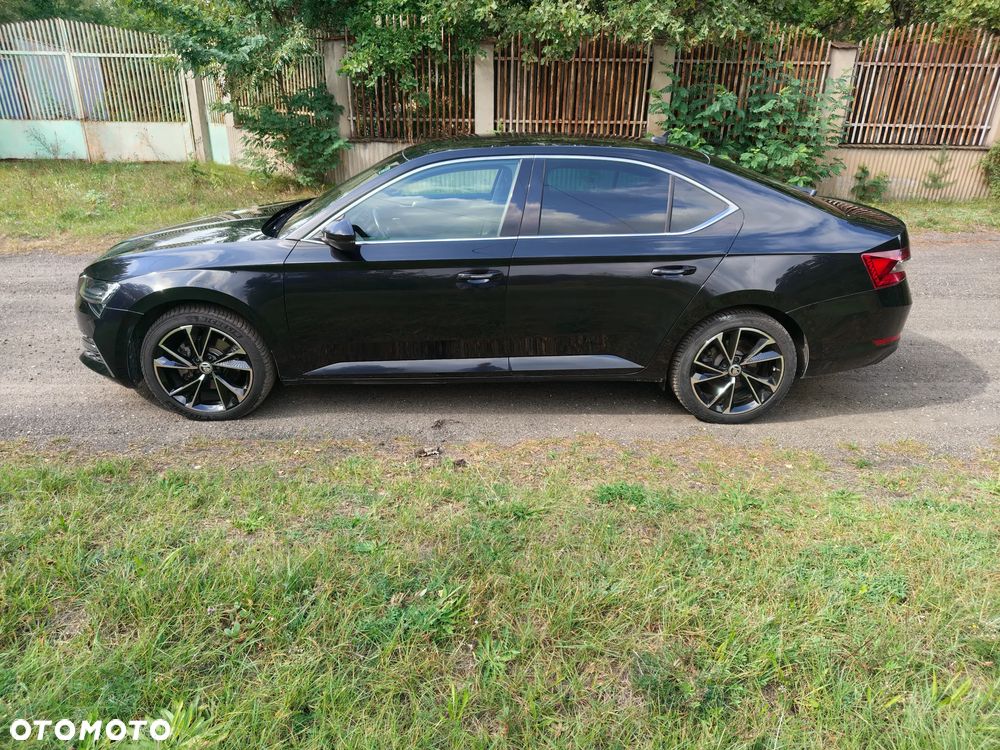 Skoda Superb 2.0 TDI SCR Style DSG - 4