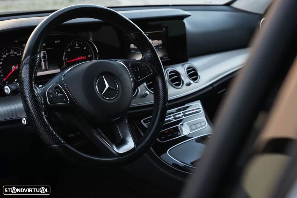 Mercedes-Benz E 220 BlueTEC Avantgarde Auto. - 11