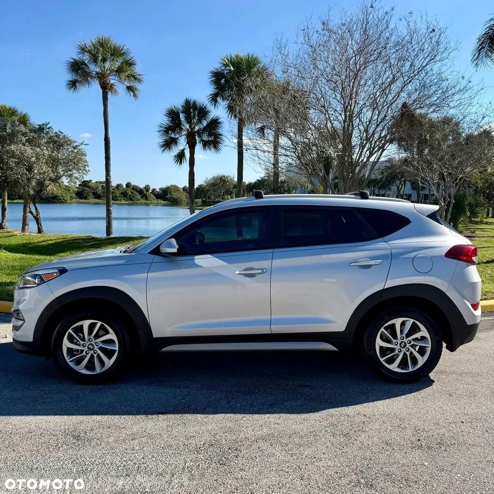Hyundai Tucson - 8