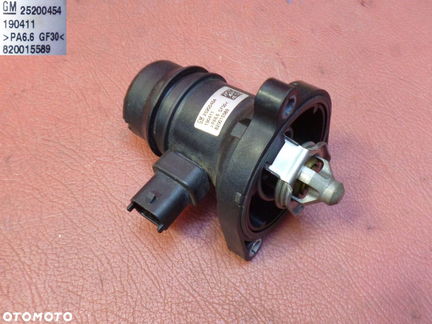 Obudowa termostatu Opel Corsa Astra 1.2 16V 1.4 16V 1.4T 25200455 820015589 - 1