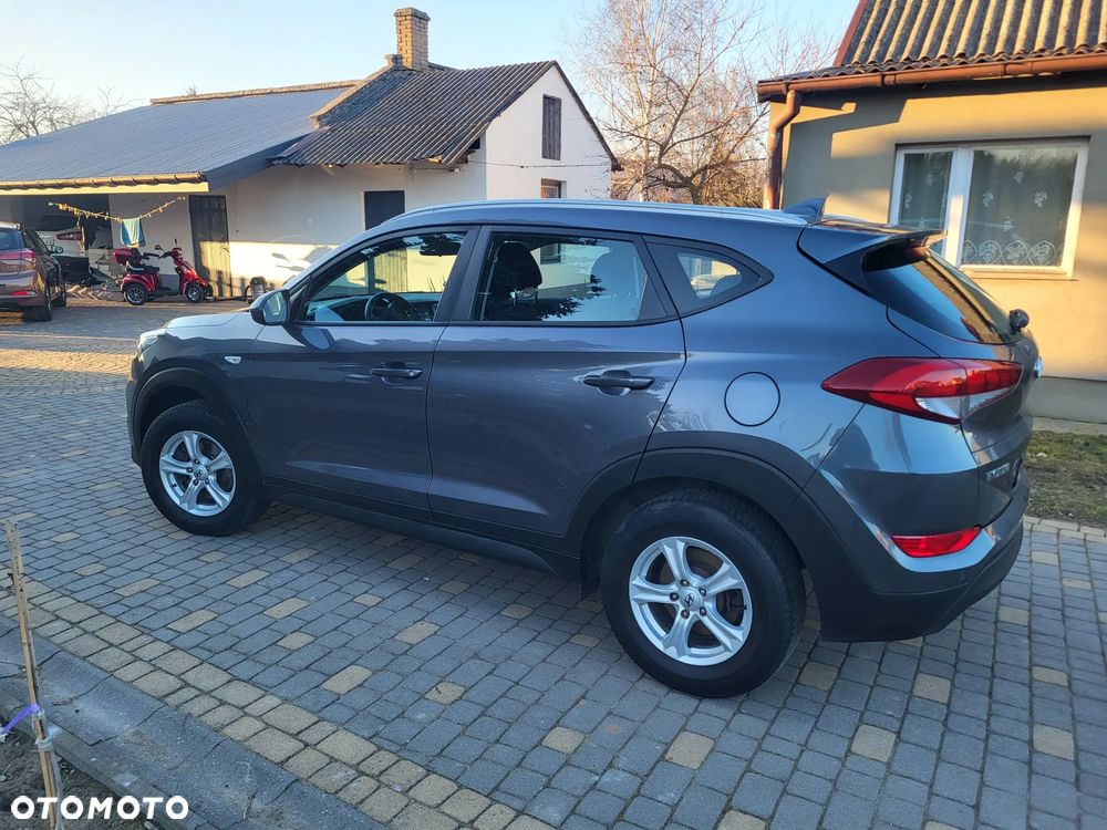 Hyundai Tucson 1.6 GDI BlueDrive Style 2WD - 16