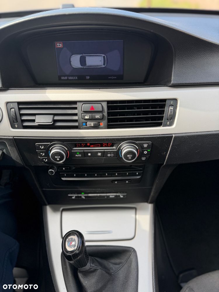 BMW Seria 3 320d - 32