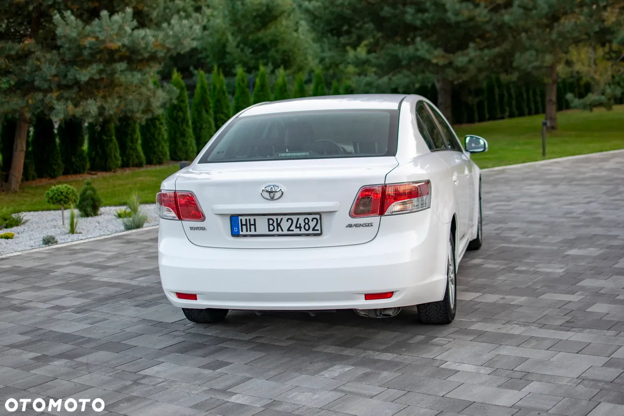 Toyota Avensis - 4