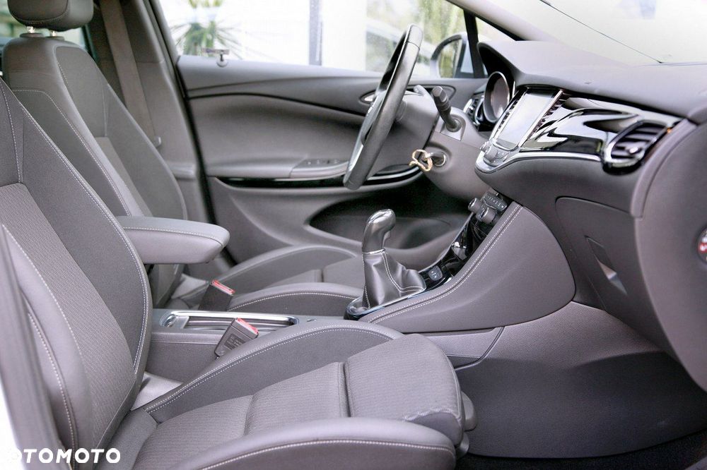Opel Astra 1.4 Turbo Innovation - 14