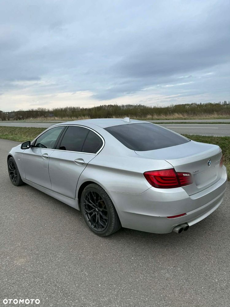 BMW Seria 5 528i xDrive - 2
