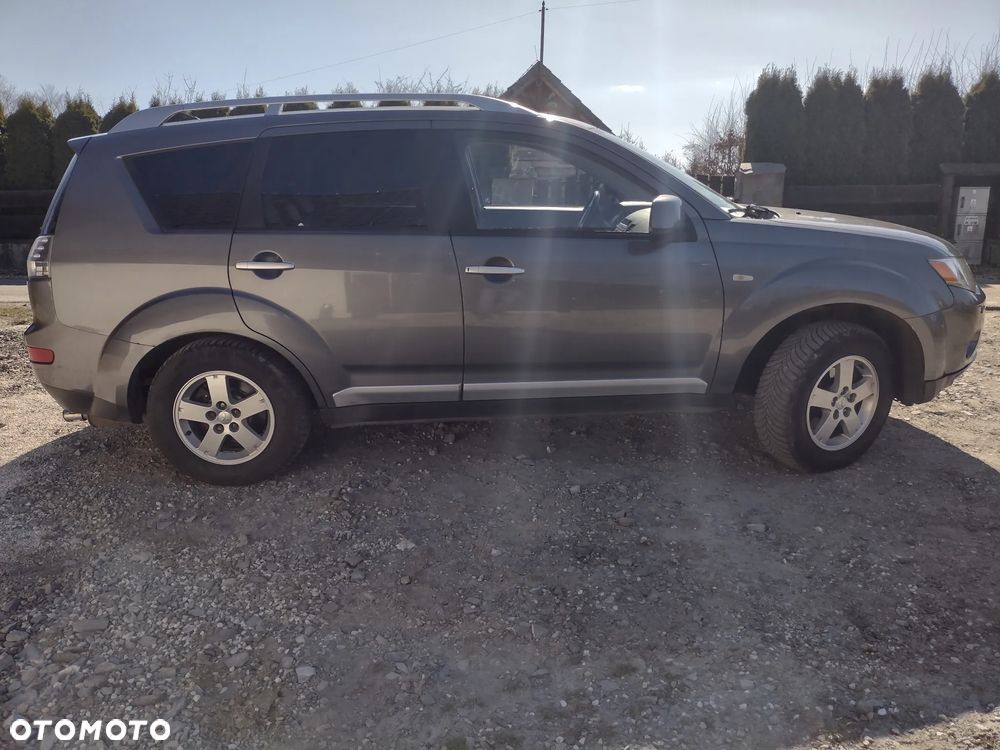 Mitsubishi Outlander 2.0 DID Instyle - 5