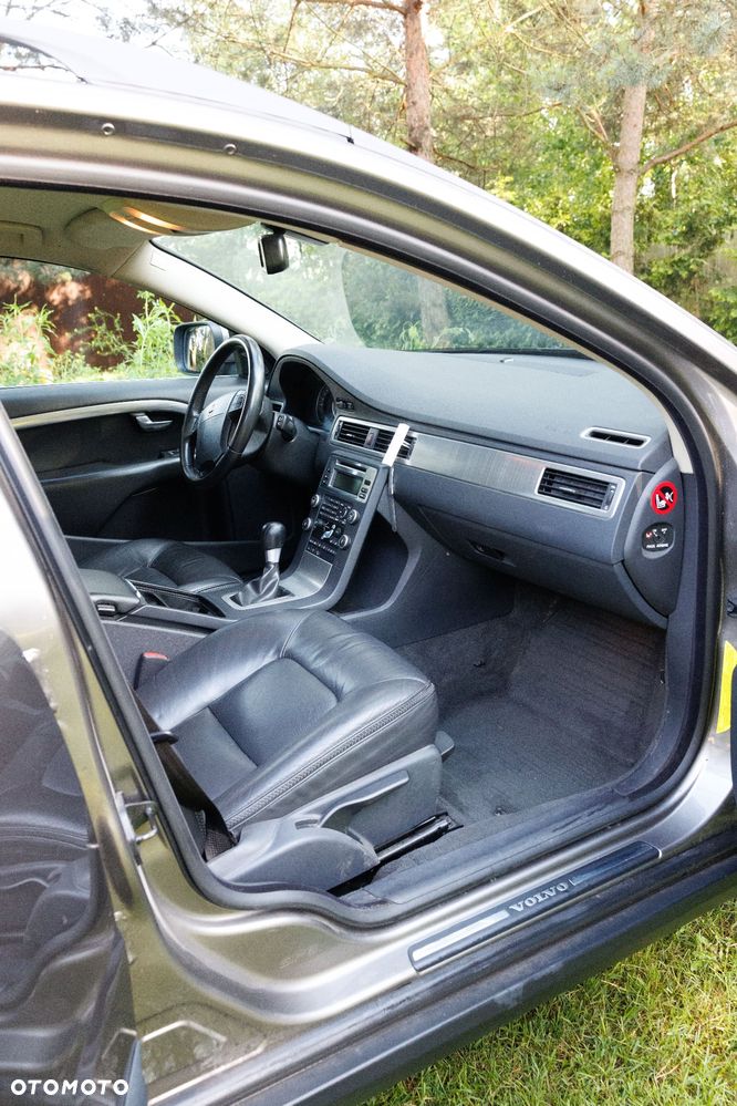 Volvo XC 70 2.4D AWD Momentum - 11