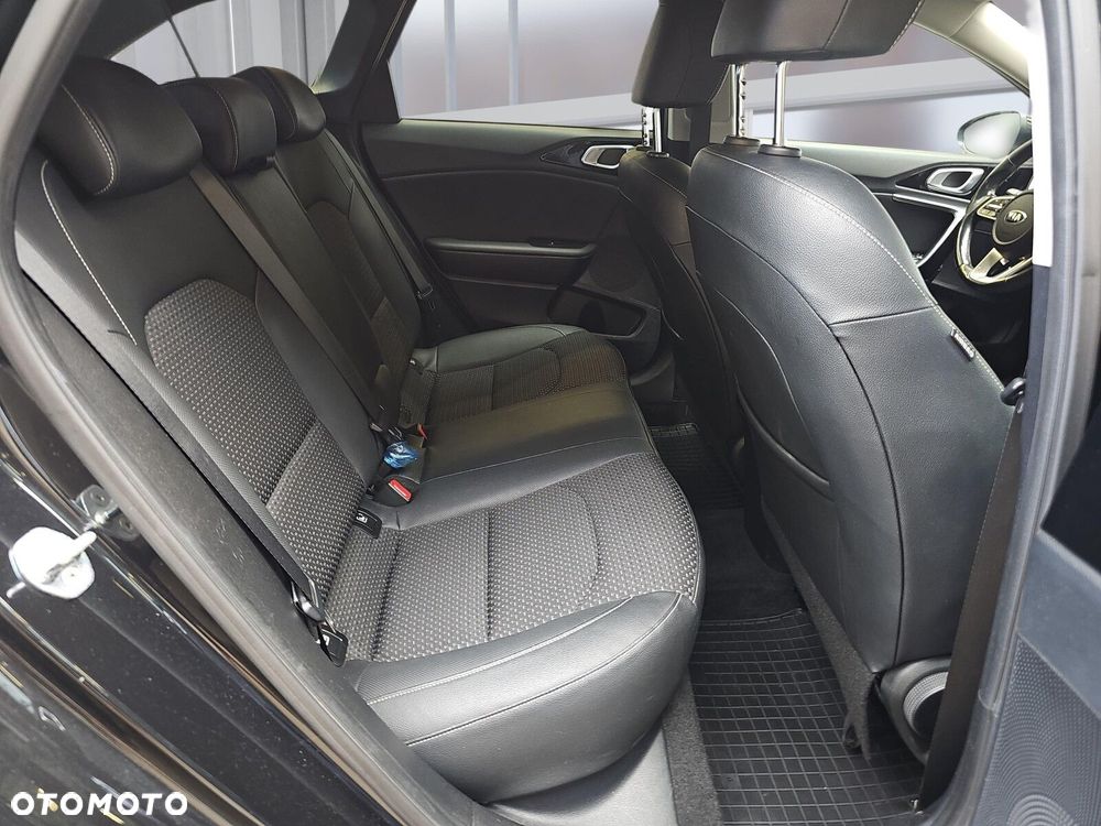 Kia Ceed 1.6 CRDi mHEV L DCT - 12
