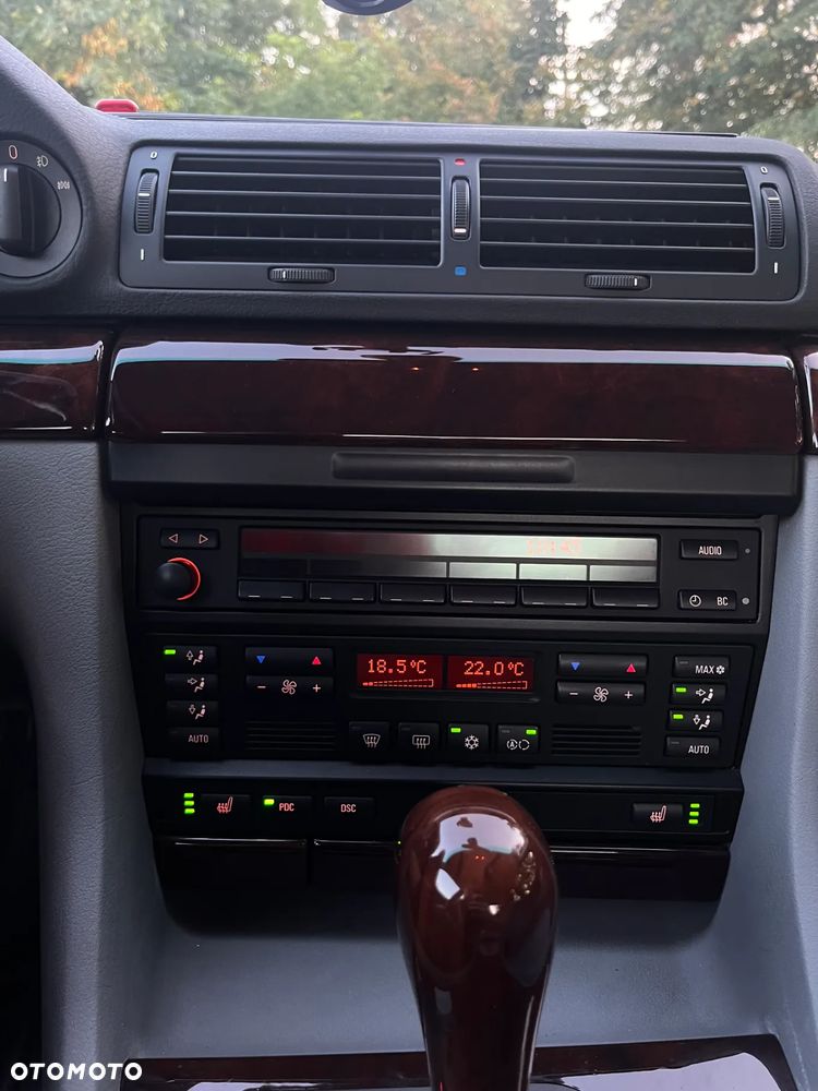 BMW Seria 7 735i L - 17