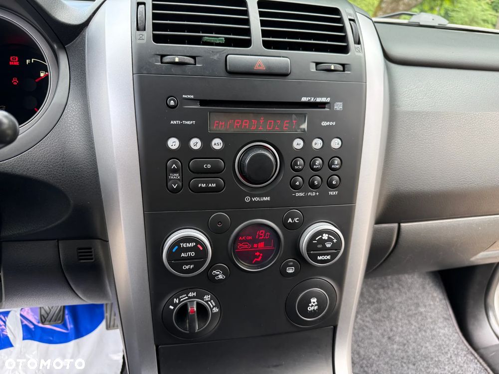 Suzuki Grand Vitara - 30