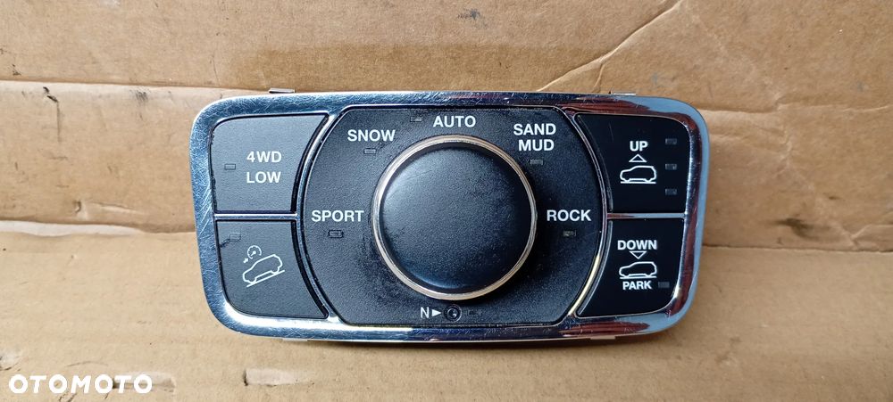 Panel sterowania przełączniki regulacji zawieszenia napędu Jeep Grand Cherokee WK2 P56046233AC - 5