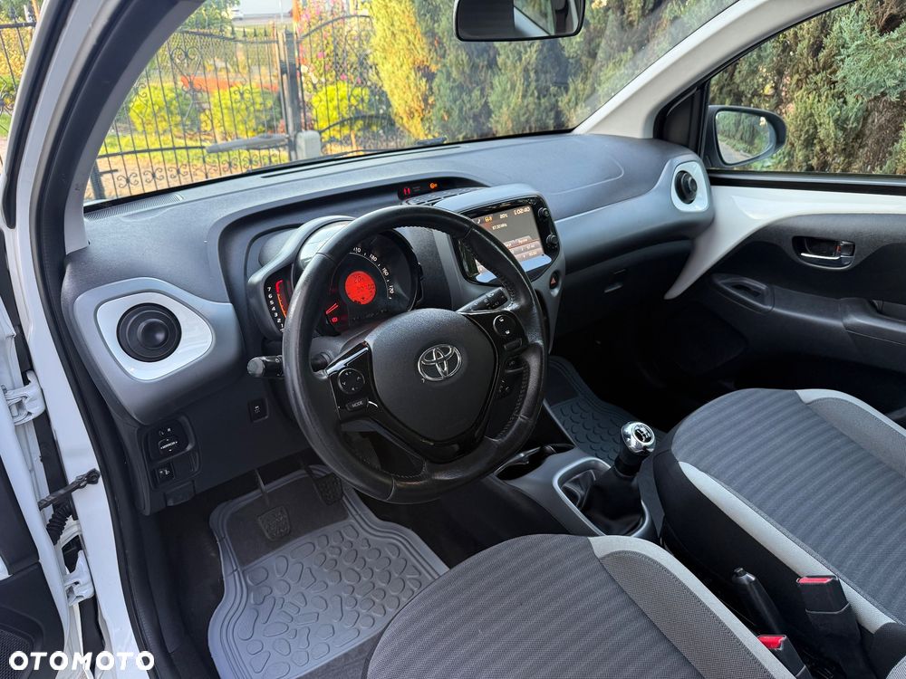 Toyota Aygo x-play - 10