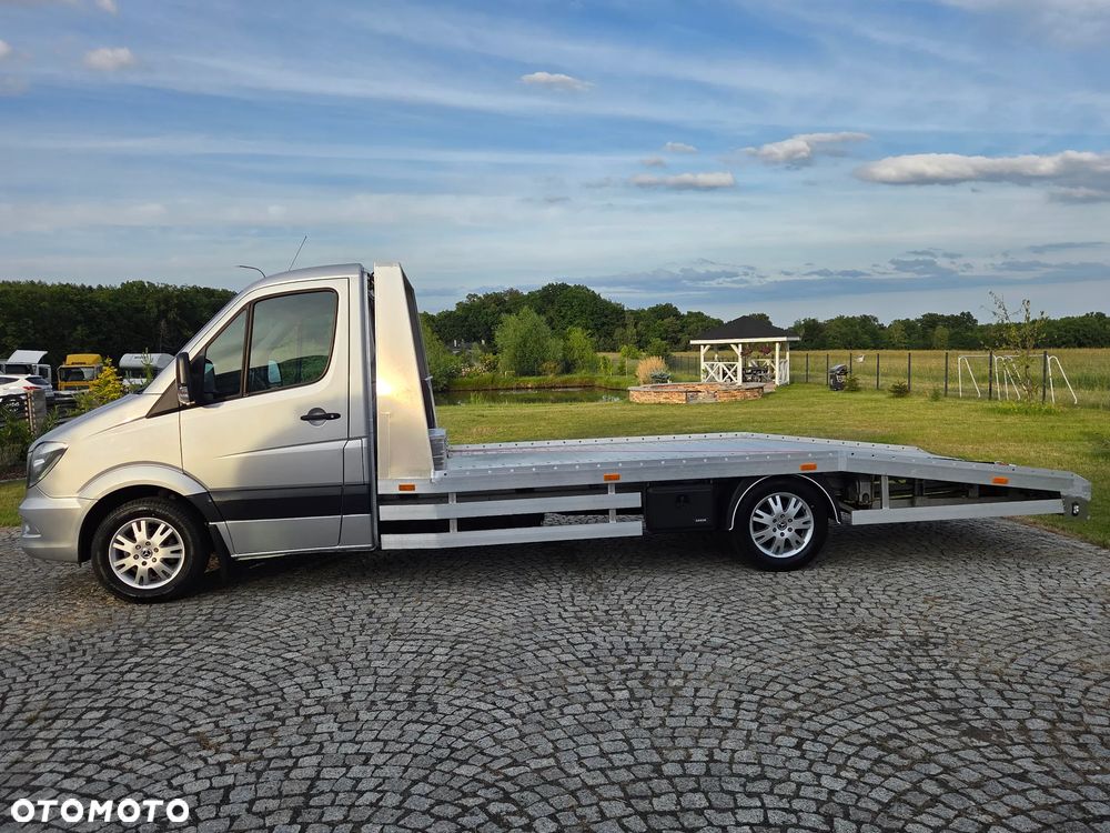 Mercedes-Benz Sprinter - 2