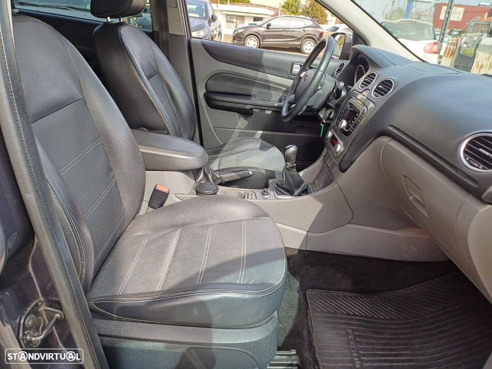 Ford Focus 1.6 TDCi Ghia - 11