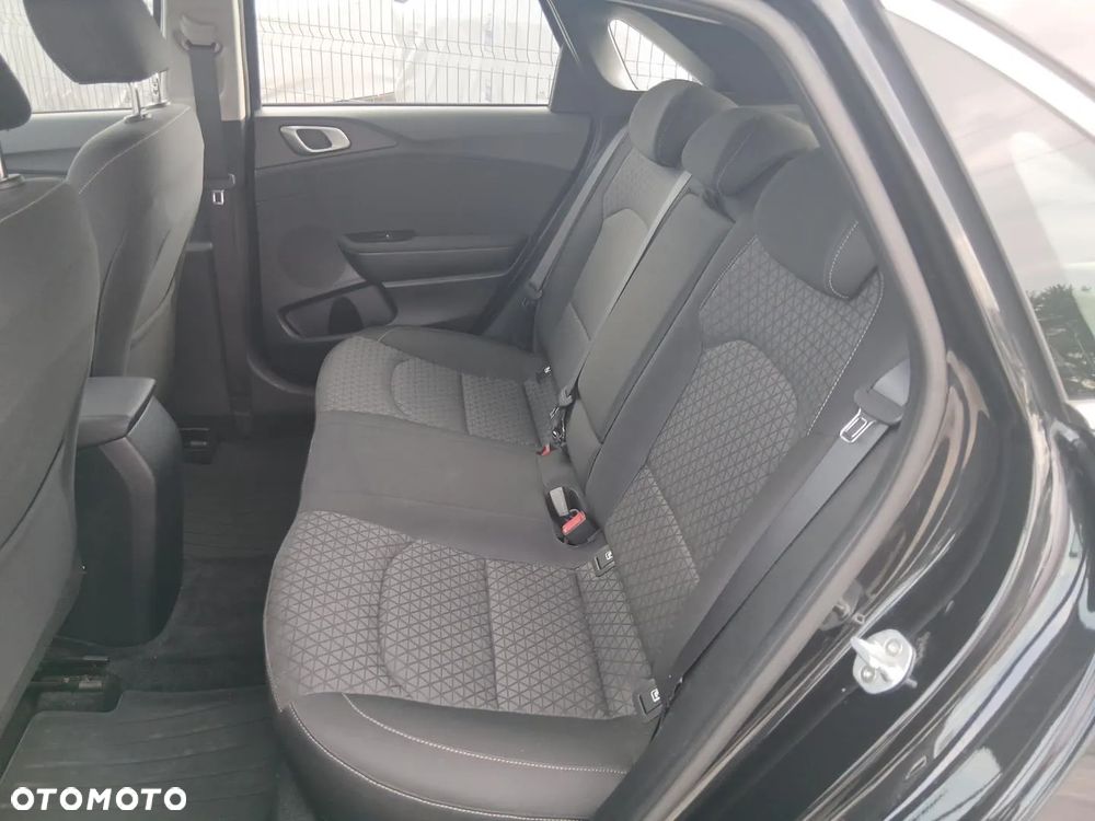 Kia Ceed 1.4 T-GDI M - 24