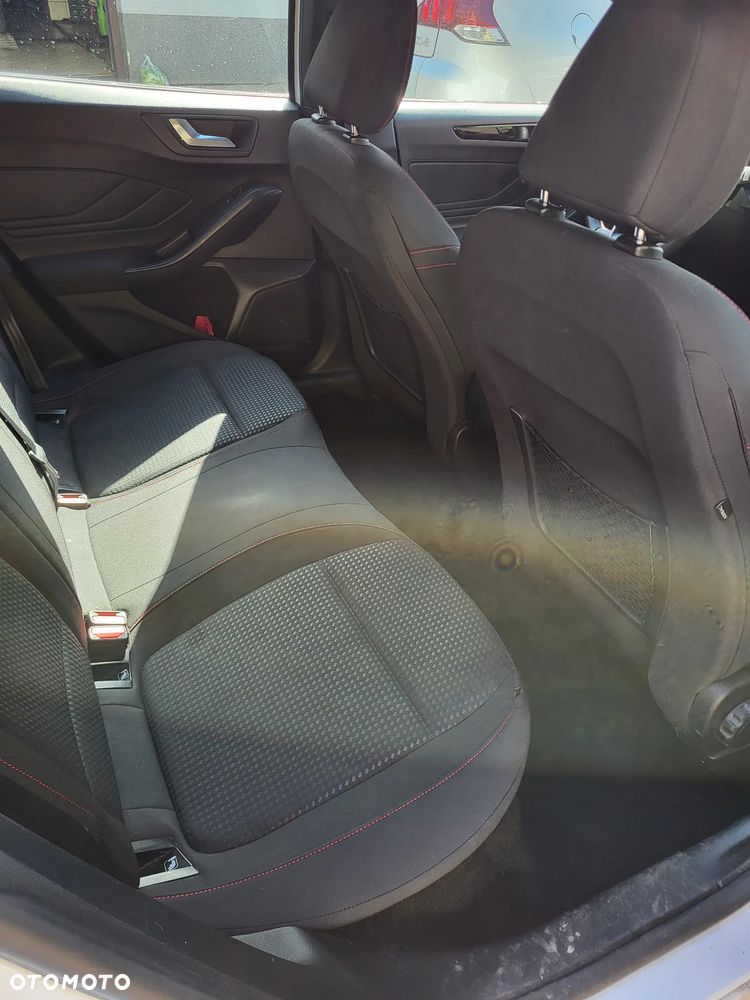 Ford Focus 1.5 EcoBlue Start-Stopp-System ST-LINE - 11