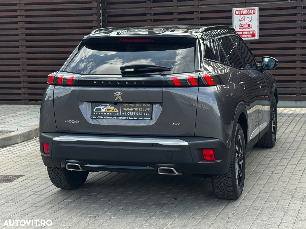 Peugeot 2008 PureTech 130 EAT8 GT - 12
