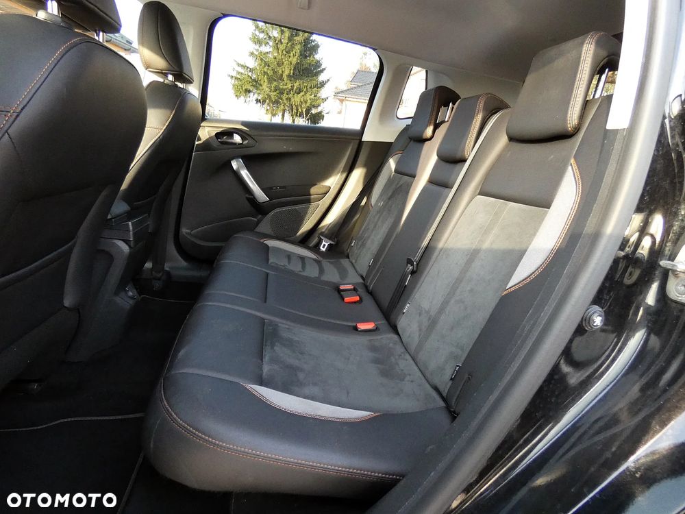 Peugeot 2008 1.6 e-HDi Allure S&S - 11