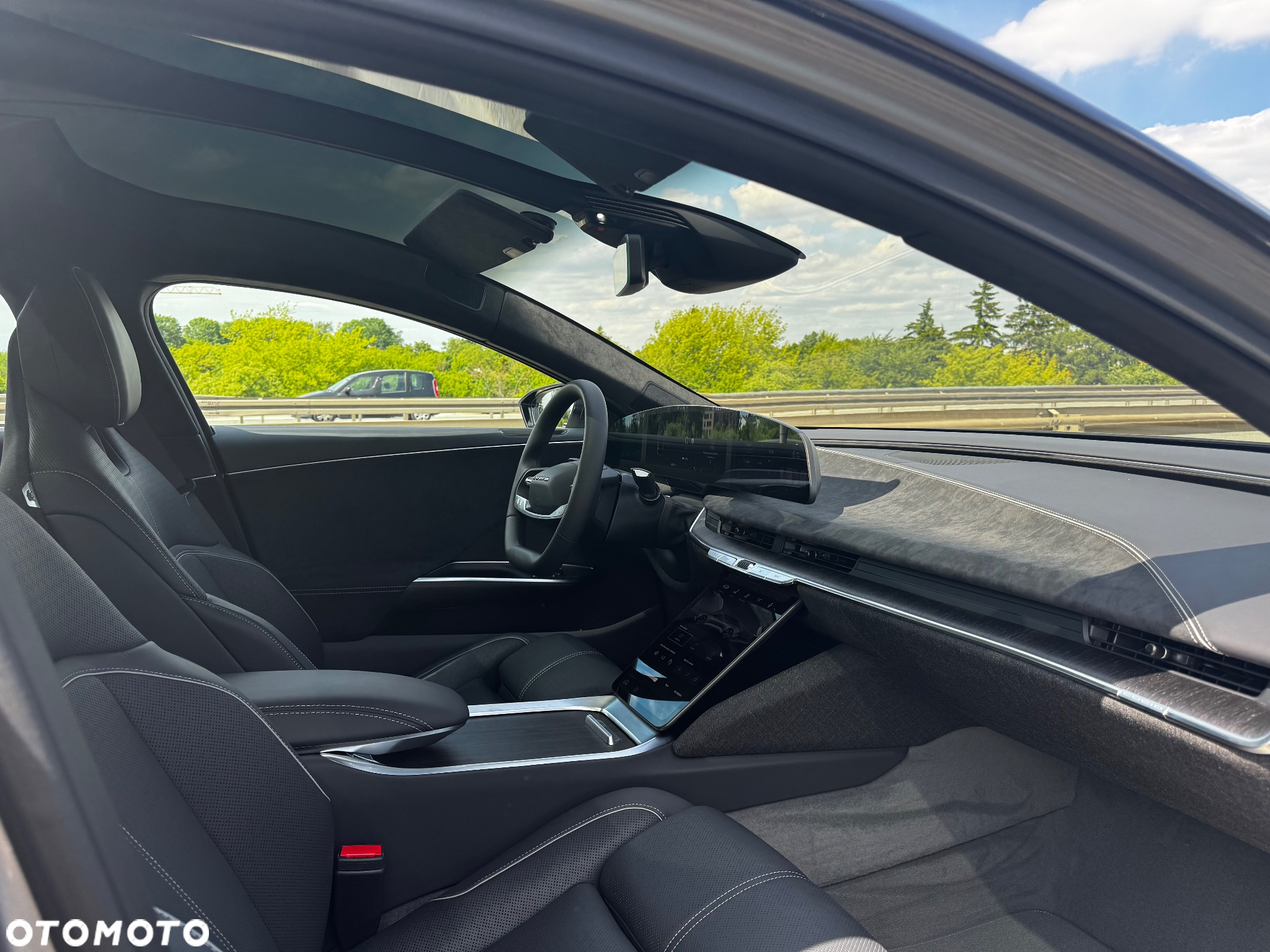 Lucid Air - 21