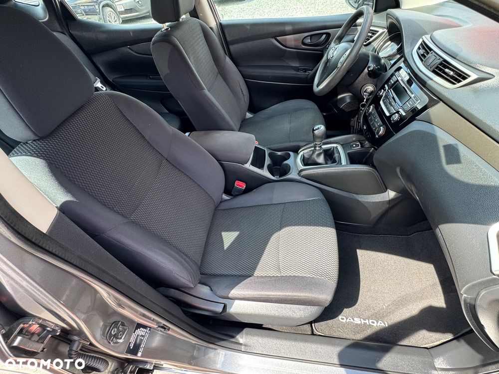 Nissan Qashqai 1.2 DIG-T N-Vision - 19