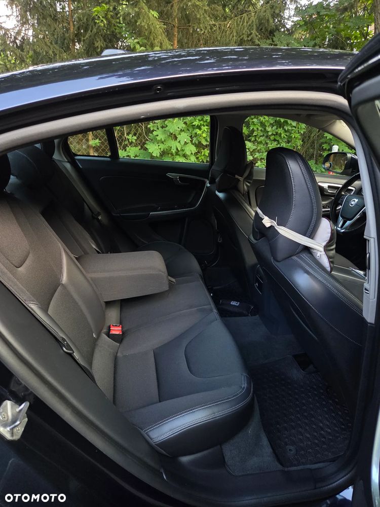 Volvo S60 D3 Drive-E Momentum - 31