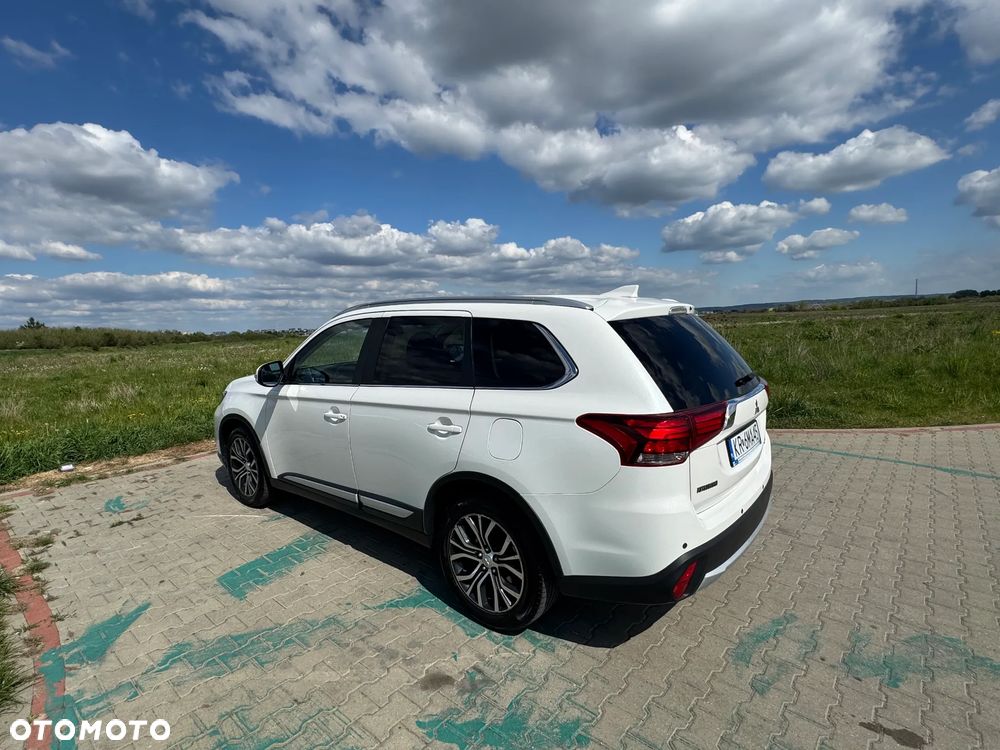Mitsubishi Outlander 2.0 Intense + 4WD CVT - 10