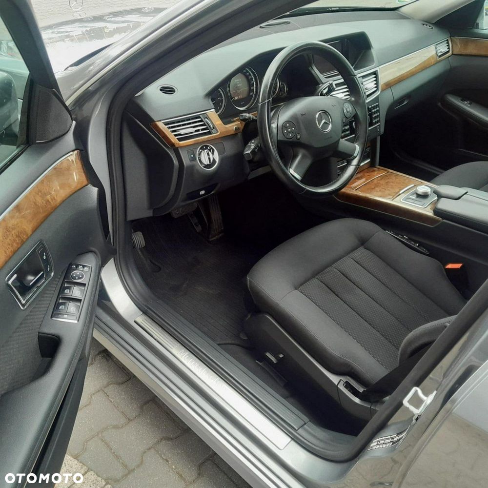 Mercedes-Benz Klasa E 350 CGI BlueEFFICIENCY 7G-TRONIC Elegance - 10