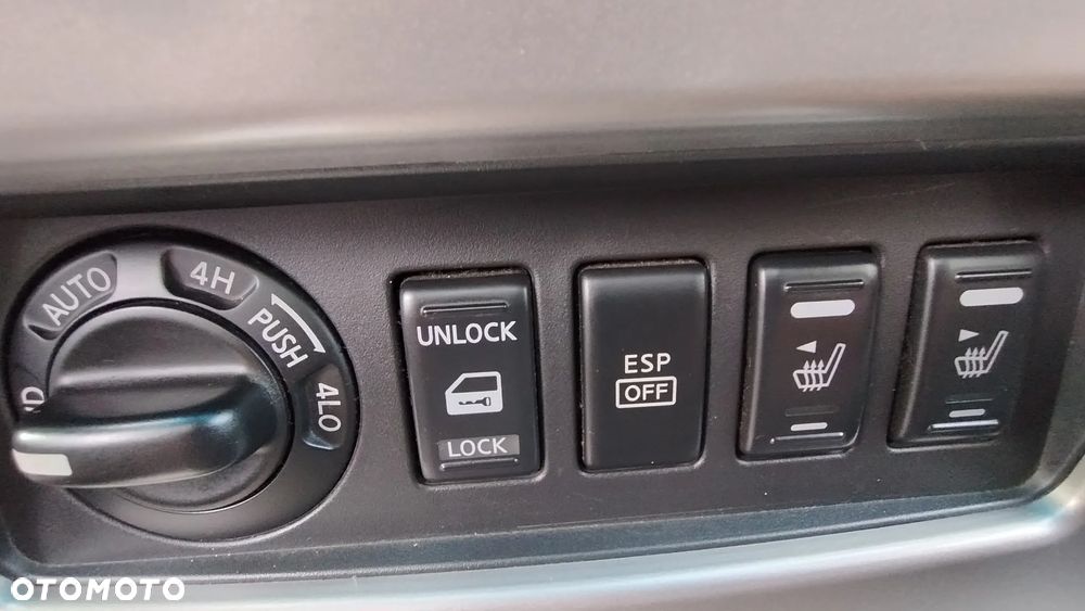 Nissan Pathfinder 2.5 dCi Premium - 29