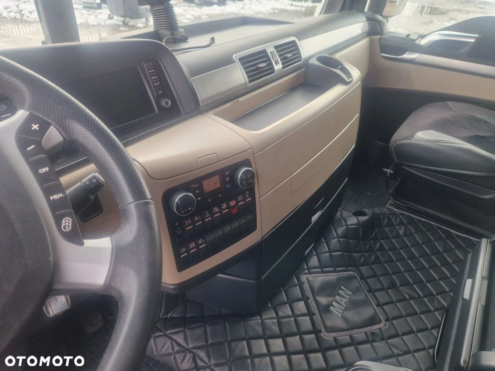 MAN TGX - 8