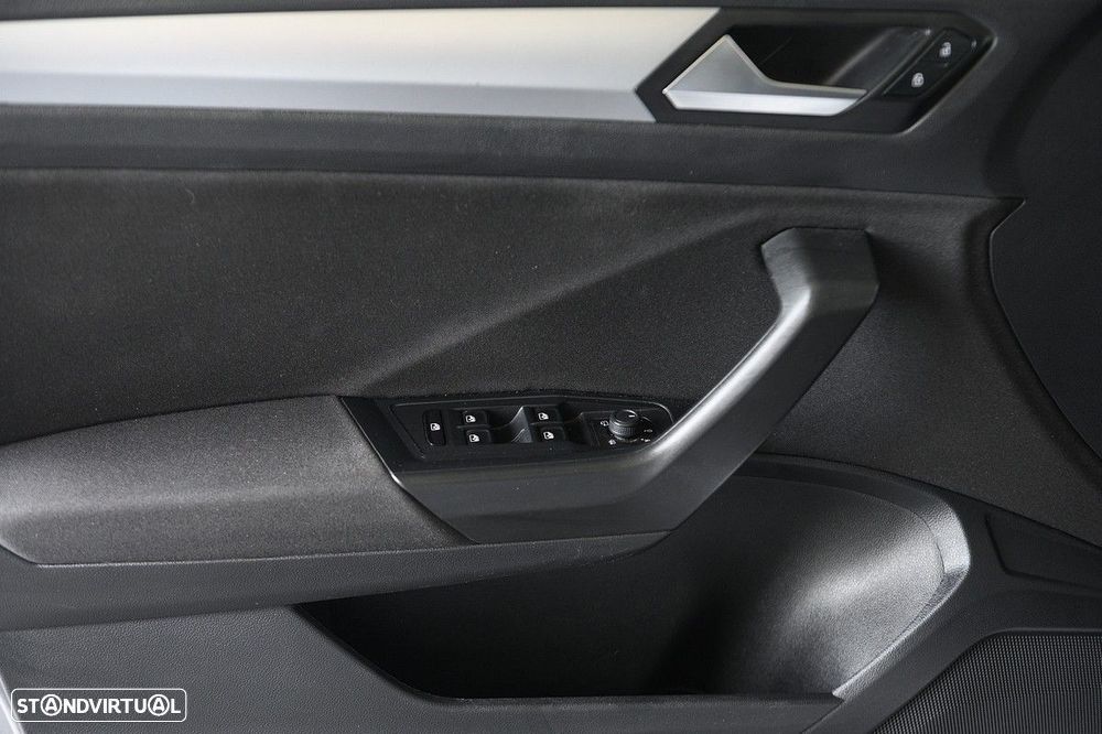 VW T-Roc 1.0 TSI Urban - 28