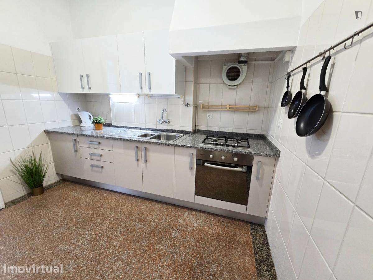Apartamento com 4 quartos - localizado em Montes Claros Coimbra - Grande imagem: 5/46