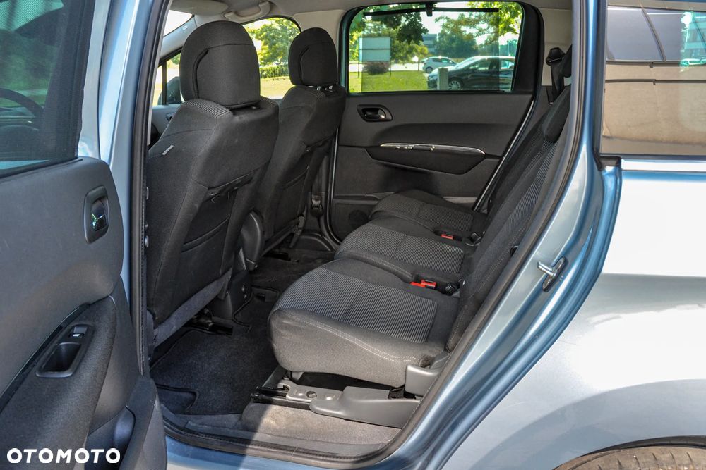 Peugeot 5008 - 8