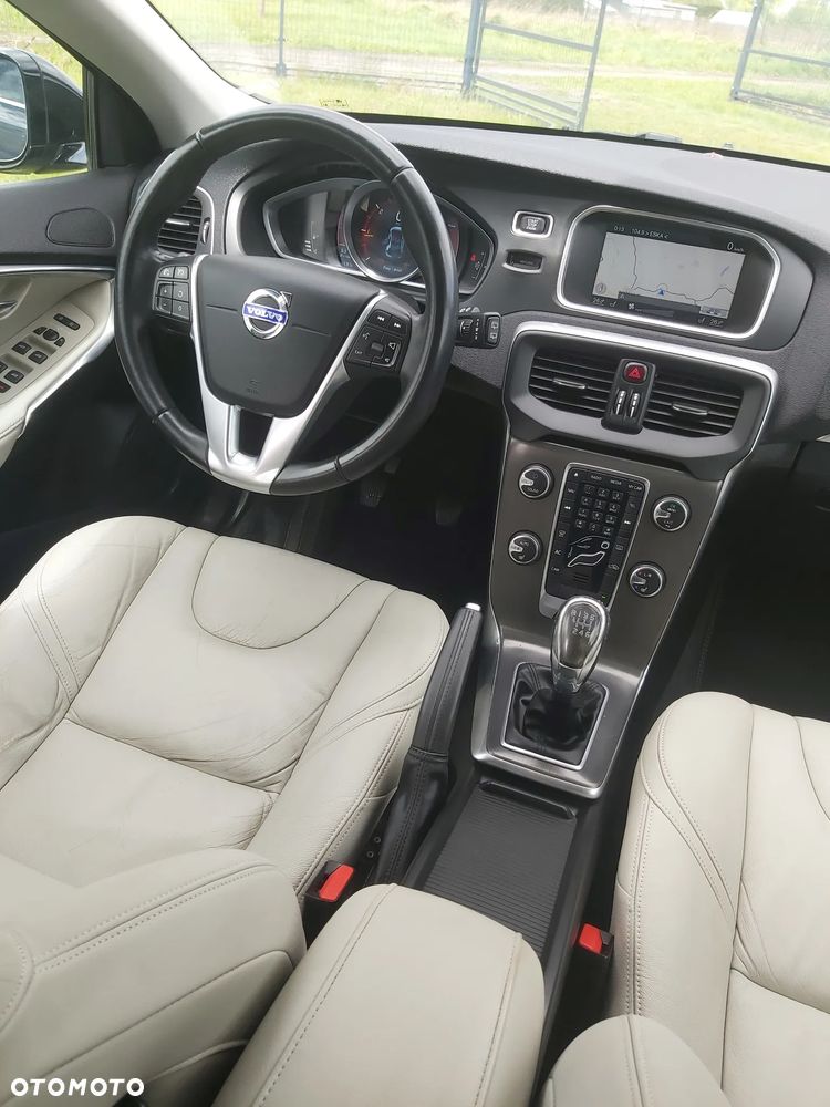 Volvo V40 D2 Summum - 27