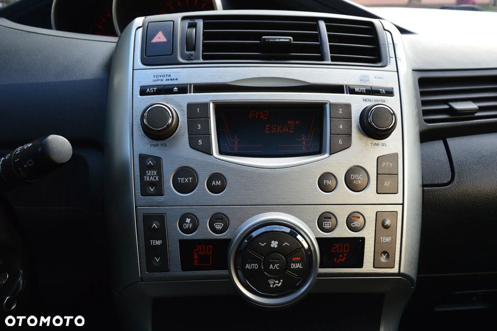 Toyota Verso 1.8 Premium 7os - 23