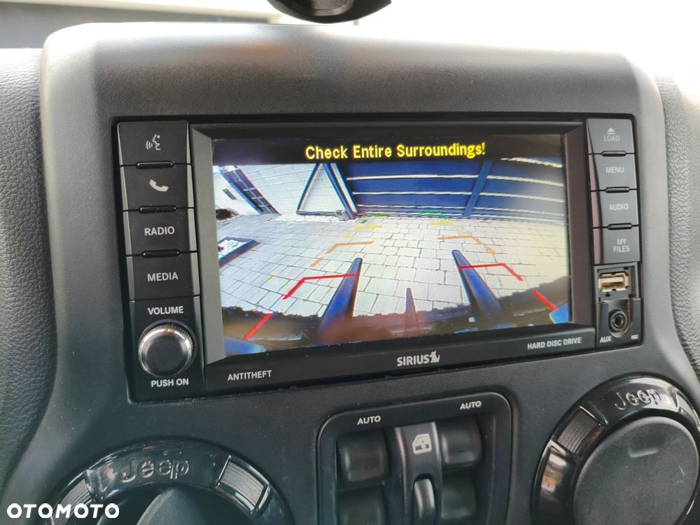 Jeep Wrangler 3.6 Unlim Sahara - 25