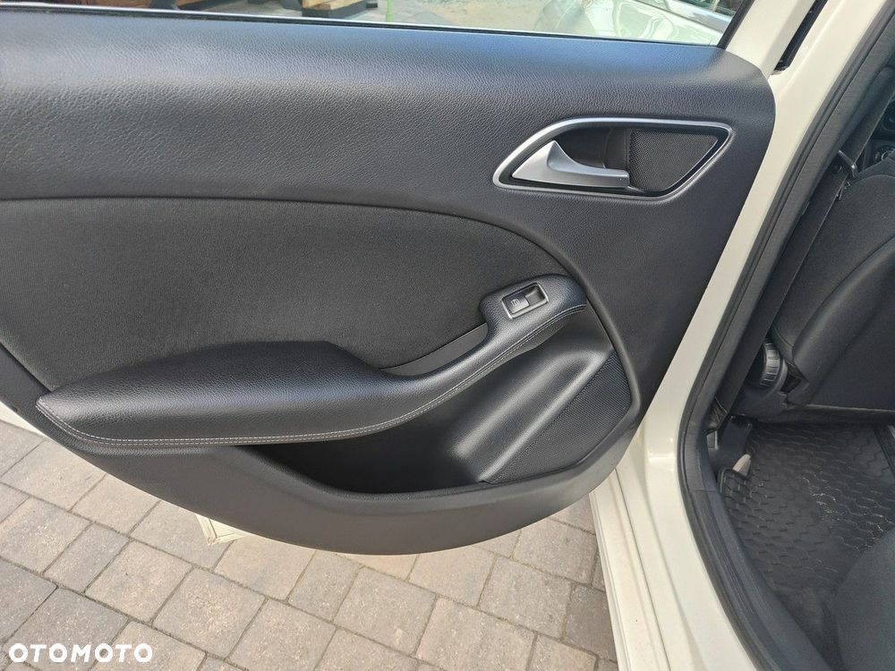 Mercedes-Benz Klasa B 180 d 7G-DCT Edition - 29