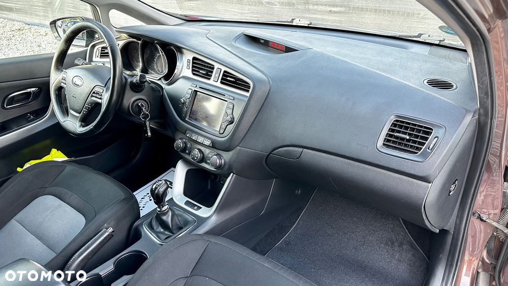 Kia Ceed 1.6 GDI ISG Platinum Edition - 31