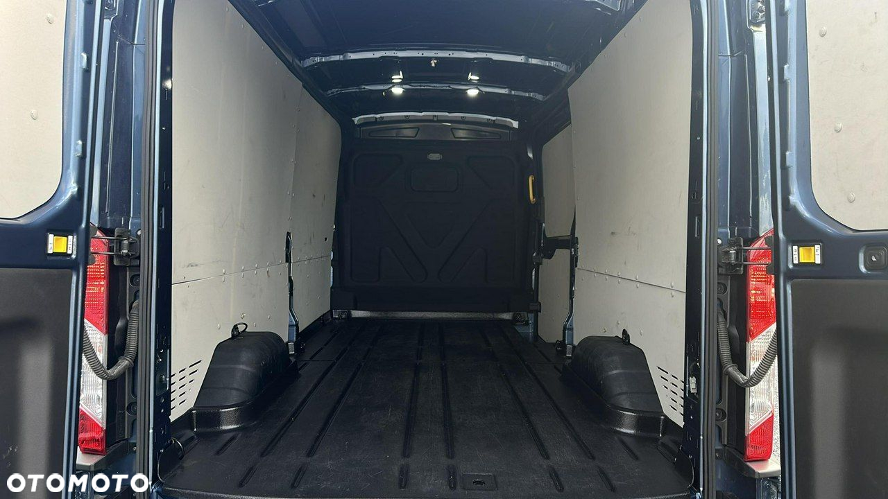 Ford Transit - 12