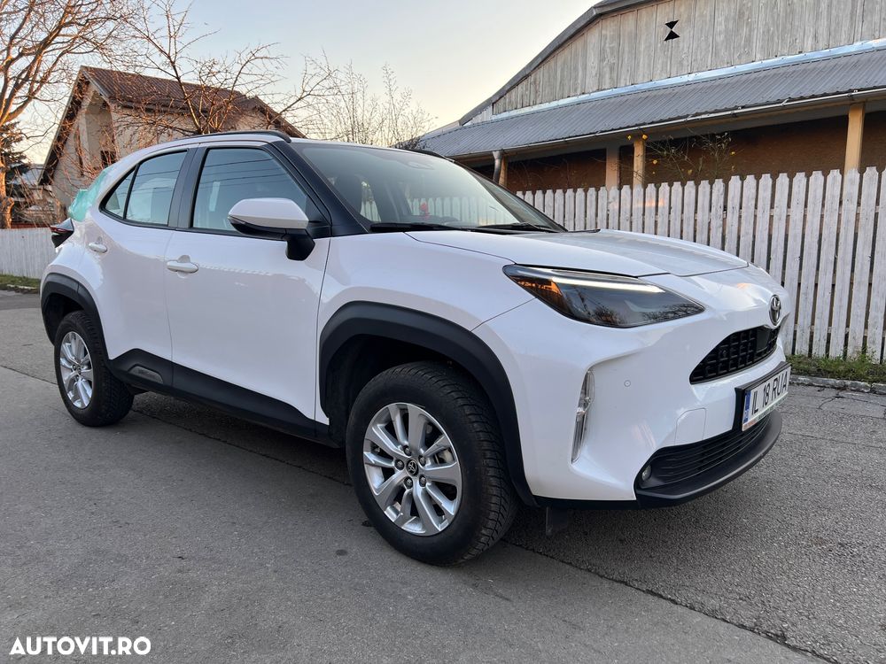 Toyota Yaris Cross 1.5 VVT-i HSD 4x2 Dynamic - 3