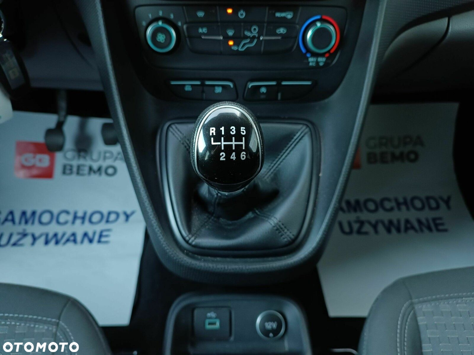 Ford Transit Connect - 21