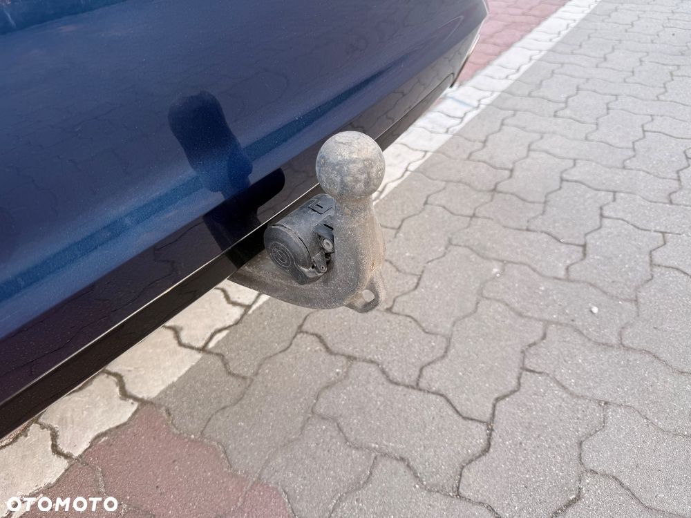 BMW Seria 3 330i xDrive Sport Line - 11